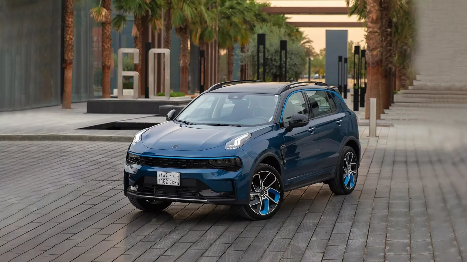 Lynk & Co 01